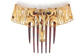 Josef Hoffmann, "Haarkamm", Modell: G 1099, Entwurf: 1909, Ausführung: Eugen Pflaumer, Gablonz, für die Wiener Werkstätte, Schätzwert € 10.000-20.000