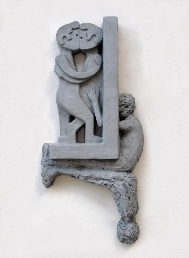 Sabian Baumann, Paar (mit Geist und Spiegelung), Lehm, 40 x 19 x 6 cm, 2014, courtesy Galerie Mark Müller, Zürich