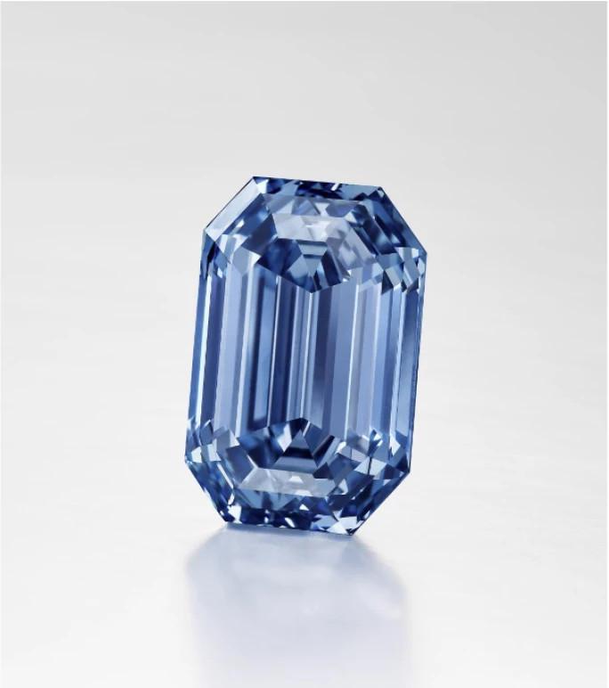 De Beers Cullinan Blue, 15,10 Karat Fancy Vivid Blue Diamond, versteigert bei Sotheby's in Hongkong.